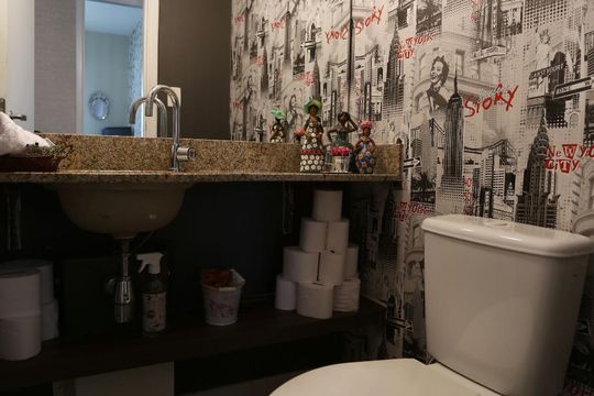 Lavabo de apartamento para alugar com 3 quartos, 94m² em Alphaville, Santana de Parnaíba