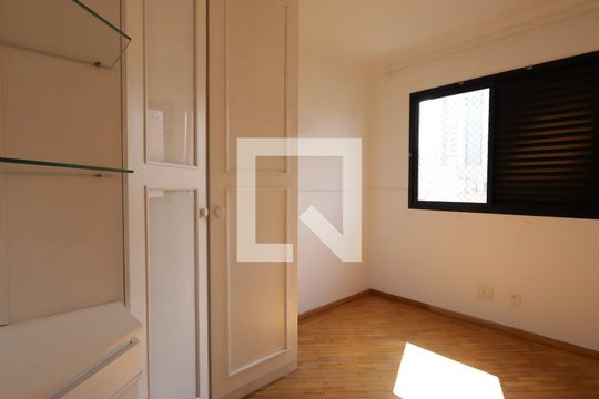 Quarto 1 de apartamento para alugar com 2 quartos, 66m² em Vila Andrade, São Paulo