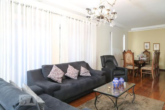 Sala de casa para alugar com 3 quartos, 380m² em Jardim Japão, São Paulo