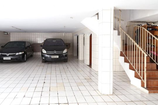 Garagem de casa para alugar com 3 quartos, 380m² em Jardim Japão, São Paulo