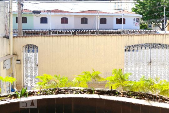 Entrada de casa para alugar com 3 quartos, 380m² em Jardim Japão, São Paulo
