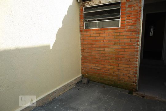 Fundos de casa para alugar com 3 quartos, 152m² em Jardim Ana Maria, Jundiaí