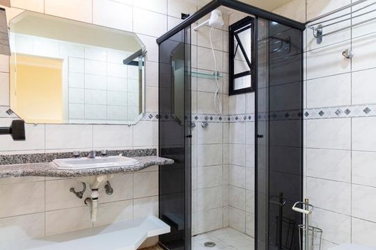 Banheiro social de apartamento à venda com 3 quartos, 80m² em Vila Guarani (z Sul), São Paulo