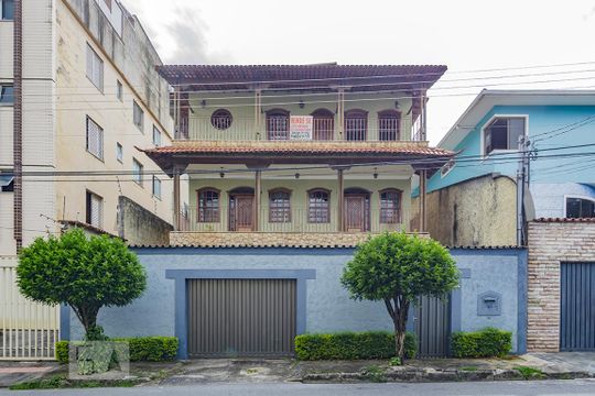 Fachada de casa à venda com 4 quartos, 413m² em Palmares, Belo Horizonte