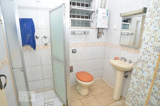 Banheiro  de apartamento para alugar com 1 quarto, 47m² em Centro, Rio de Janeiro