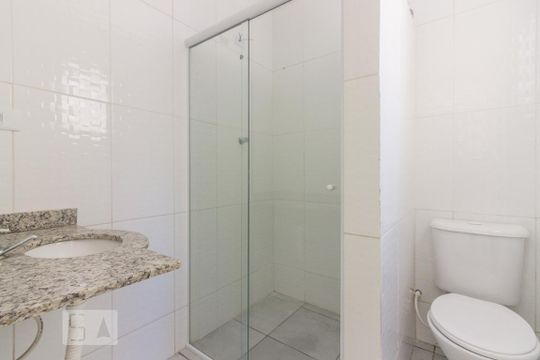 Banheiro de apartamento para alugar com 1 quarto, 40m² em Vila Nova Mazzei, São Paulo
