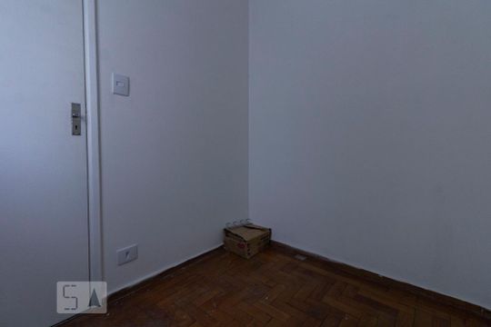 Quarto de Serviço de apartamento para alugar com 3 quartos, 110m² em Canindé, São Paulo