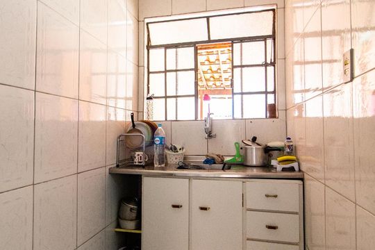 Cozinha de casa à venda com 4 quartos, 112m² em Santa Mônica , Belo Horizonte