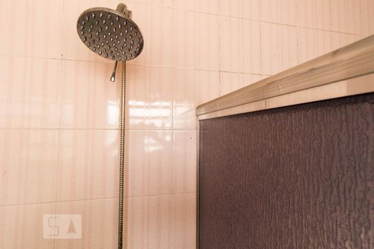 Banheiro de apartamento à venda com 3 quartos, 89m² em Santana, Porto Alegre
