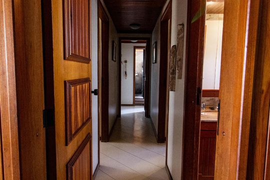 Corredor de apartamento para alugar com 4 quartos, 245m² em Jardim Atlântico, Belo Horizonte