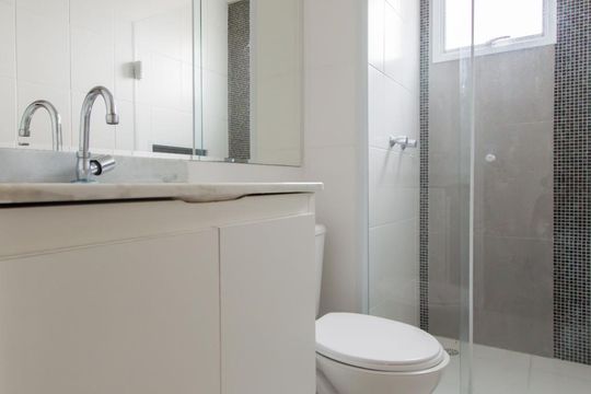 Banheiro de apartamento à venda com 2 quartos, 55m² em Jaguaré, São Paulo