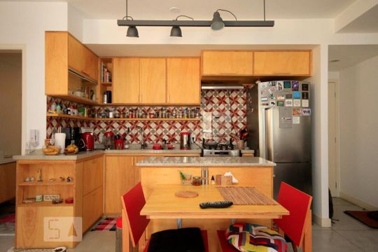 Cozinha de apartamento para alugar com 1 quarto, 64m² em Centro, São Paulo