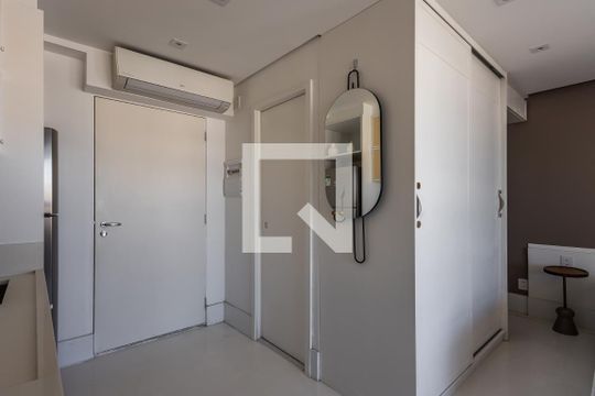 Cozinha de apartamento para alugar com 1 quarto, 27m² em Jardim Paulista, São Paulo