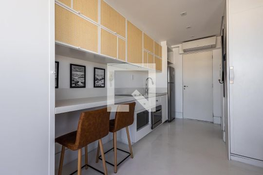 Cozinha de apartamento para alugar com 1 quarto, 27m² em Jardim Paulista, São Paulo