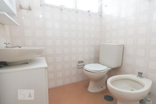 Banheiro  de apartamento para alugar com 1 quarto, 41m² em Vila Mariana, São Paulo