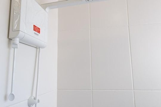 Chuveiro Elétrico de apartamento para alugar com 2 quartos, 40m² em Rio Branco, Porto Alegre