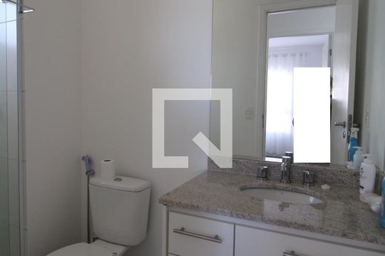 Banheiro de apartamento à venda com 1 quarto, 43m² em Vila Lídia, Campinas