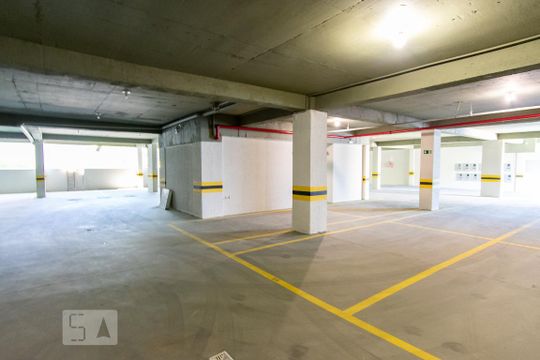 Garagem ( 2 vagas em linha) de apartamento para alugar com 2 quartos, 65m² em Ouro Preto, Belo Horizonte