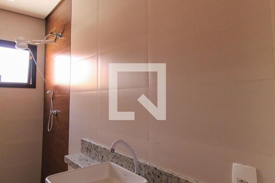 Banheiro da Suíte 1 de casa para alugar com 3 quartos, 450m² em Vila Libanesa, São Paulo