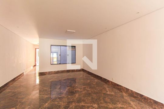 Casa para alugar com 3 quartos, 450m² em Vila Libanesa, São Paulo