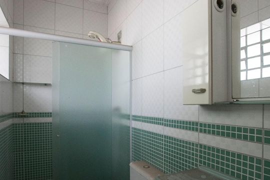 2o. Andar - Suíte 2/ Banheiro de casa para alugar com 2 quartos, 315m² em Aclimação, São Paulo
