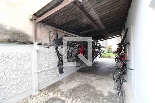 Área comum - Bicicletário  de apartamento para alugar com 2 quartos, 86m² em Bom Retiro, São Paulo
