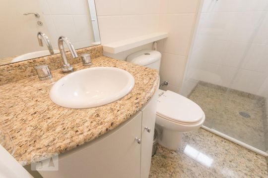 Banheiro  de apartamento para alugar com 2 quartos, 74m² em Vila Mariana, São Paulo