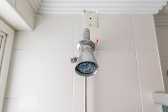 Ducha de apartamento para alugar com 3 quartos, 114m² em Santo Antônio, São Caetano do Sul