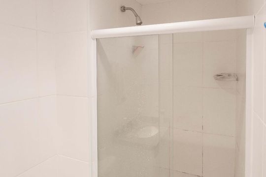 Banheiro social de apartamento para alugar com 3 quartos, 77m² em Recreio dos Bandeirantes, Rio de Janeiro