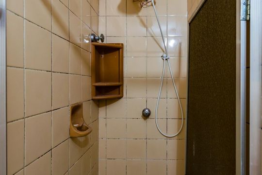 Banheiro de apartamento para alugar com 1 quarto, 45m² em Bosque, Campinas