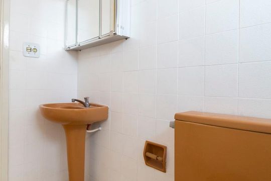 Banheiro social de apartamento à venda com 2 quartos, 64m² em Vila Monte Alegre, São Paulo