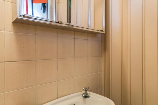 Banheiro de serviço de apartamento à venda com 3 quartos, 91m² em Alto de Pinheiros, São Paulo