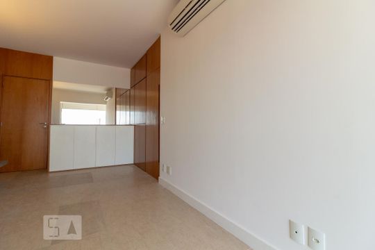 Sala de apartamento à venda com 2 quartos, 74m² em Cidade Monções, São Paulo