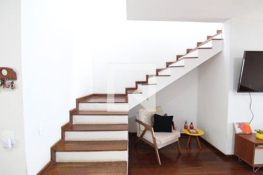 Escada de casa à venda com 4 quartos, 262m² em Freguesia (jacarepaguá), Rio de Janeiro