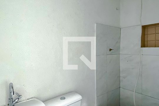 Banheiro de kitnet/studio para alugar com 1 quarto, 16m² em Brás, São Paulo