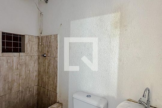 Banheiro de kitnet/studio para alugar com 1 quarto, 16m² em Brás, São Paulo