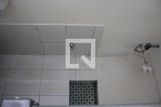 Banheiro de kitnet/studio para alugar com 0 quarto, 25m² em Brás, São Paulo