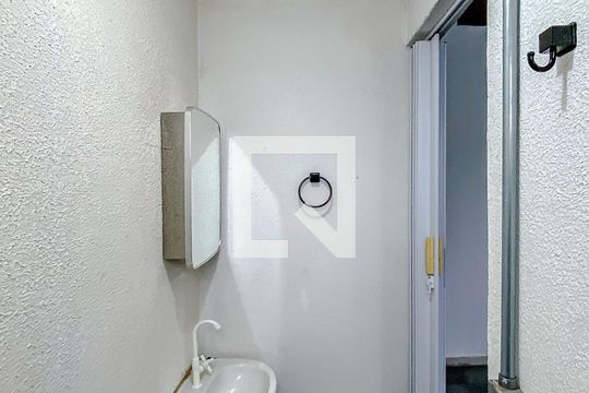 Banheiro de kitnet/studio para alugar com 1 quarto, 25m² em Brás, São Paulo