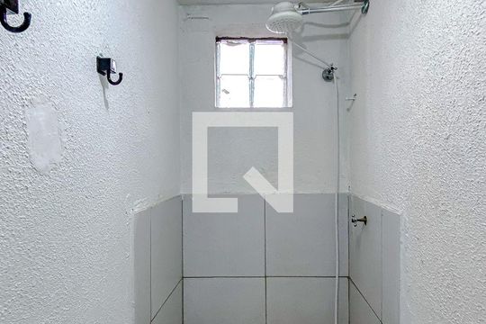 Banheiro de kitnet/studio para alugar com 1 quarto, 25m² em Brás, São Paulo