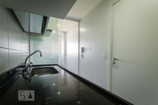 Cozinha de apartamento para alugar com 2 quartos, 74m² em Barra da Tijuca, Rio de Janeiro