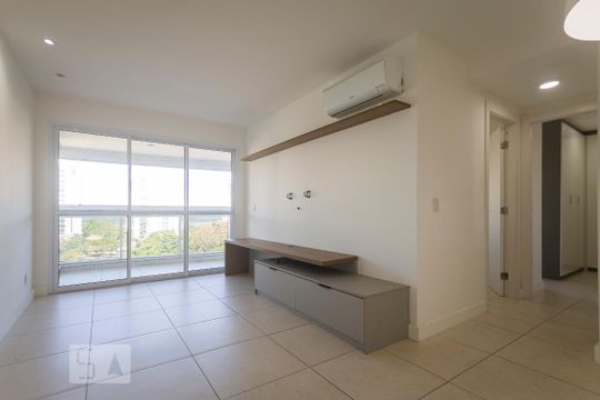 Apartamento para alugar com 2 quartos, 74m² em Barra da Tijuca, Rio de Janeiro