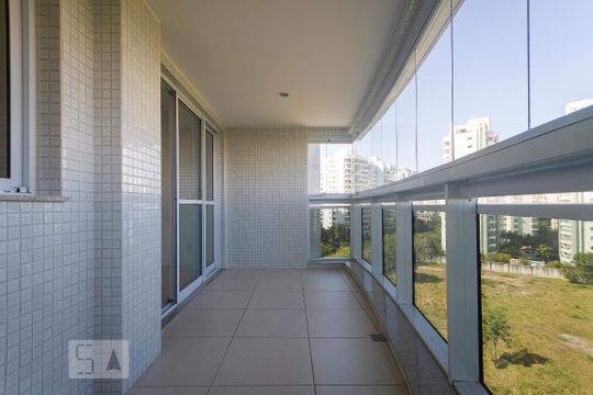 Varanda de apartamento para alugar com 2 quartos, 74m² em Barra da Tijuca, Rio de Janeiro