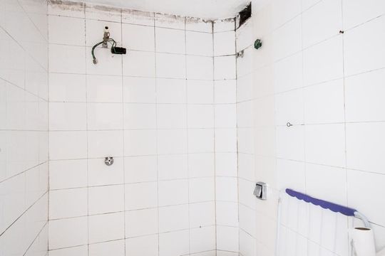 Banheiro de kitnet/studio à venda com 1 quarto, 35m² em Aclimação, São Paulo