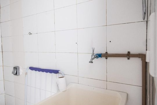 Banheiro de kitnet/studio à venda com 1 quarto, 35m² em Aclimação, São Paulo