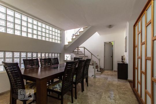 Sala de refeição de casa de condomínio para alugar com 4 quartos, 497m² em Jardim Morumbi, São Paulo