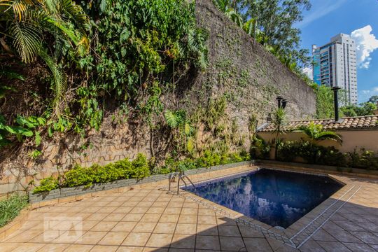 Piscina de casa de condomínio à venda com 4 quartos, 497m² em Jardim Morumbi, São Paulo