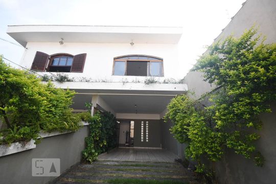 Fachada de casa à venda com 3 quartos, 150m² em Ferreira, São Paulo