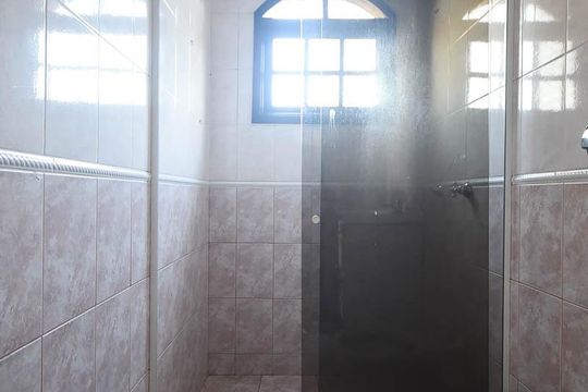 Detalhe do banheiro suíte  de casa à venda com 3 quartos, 150m² em Ferreira, São Paulo