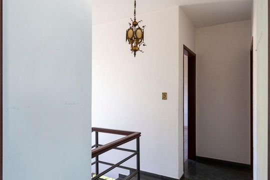 Escada de casa à venda com 3 quartos, 200m² em Parque Jabaquara, São Paulo
