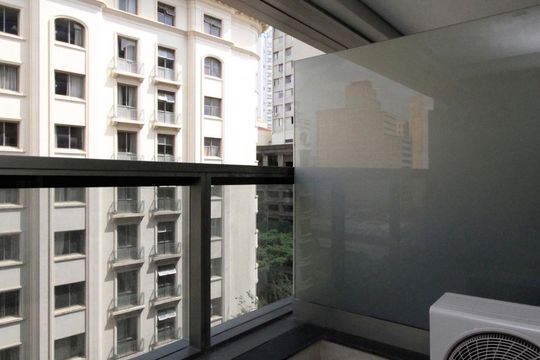 Varanda de kitnet/studio para alugar com 1 quarto, 28m² em República, São Paulo